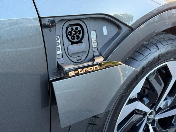 Used Audi e-tron 2023 for sale - 76084633: Photo 10