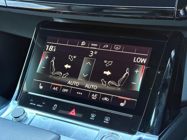 Used Audi e-tron 2023 for sale - 76084633: Photo 15