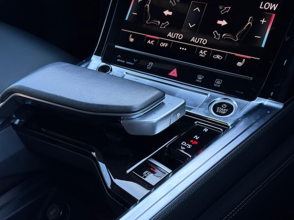 Used Audi e-tron 2023 for sale - 76084633: Photo 16