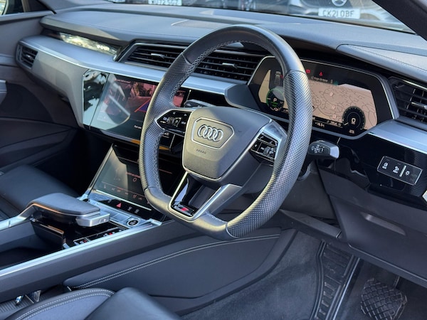 Used Audi e-tron 2023 for sale - 76084633: Photo 32