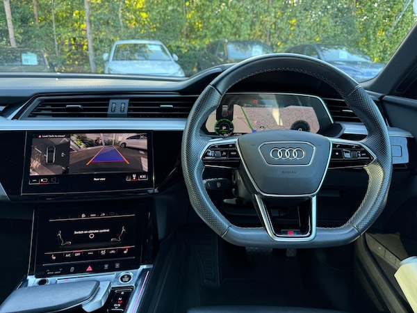 Used Audi e-tron 2023 for sale - 76084633: Photo 45