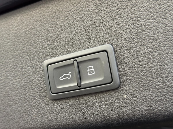 Used Audi e-tron 2023 for sale - 76084633: Photo 53