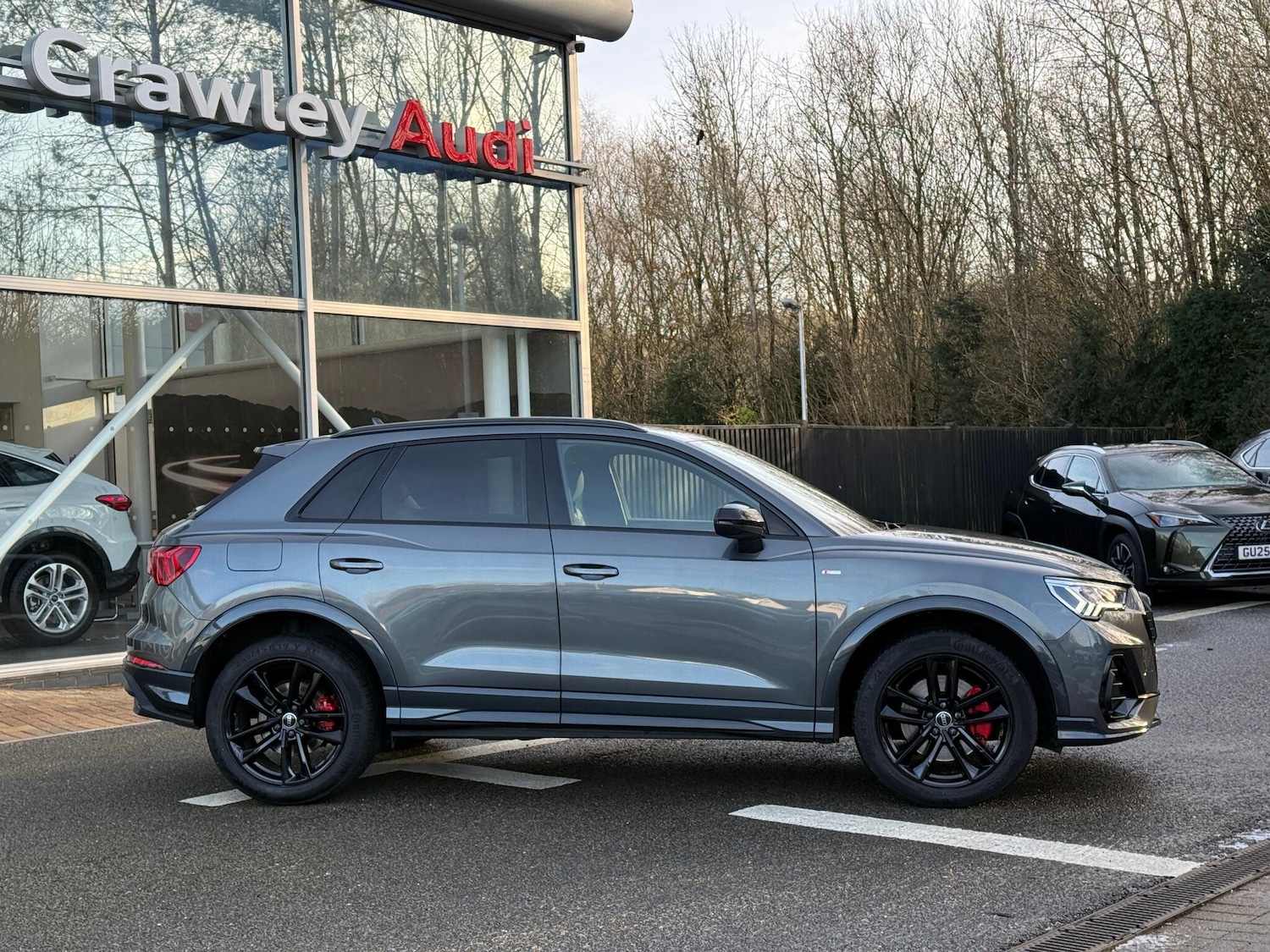 Used Audi Q3 2023 for sale - 77130572: Photo 2