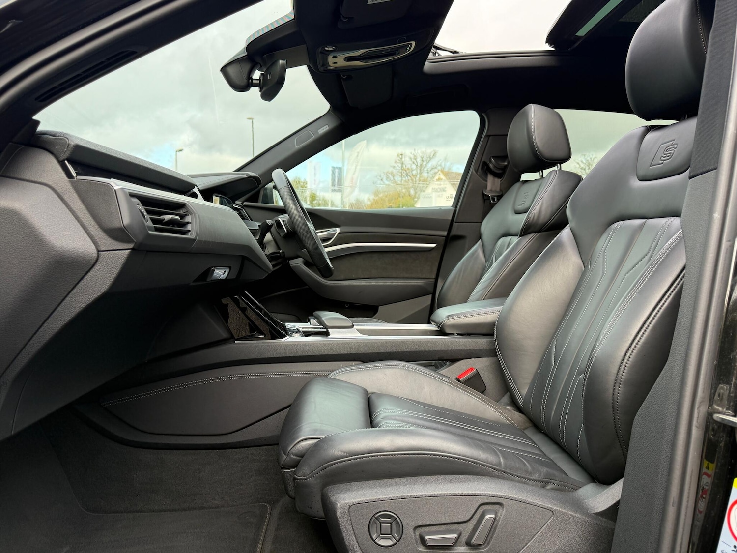 Used Audi e-tron 2020 for sale - 76612848: Photo 59