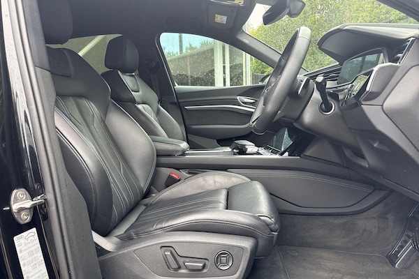 Used Audi e-tron 2022 for sale - 76138131: Photo 11