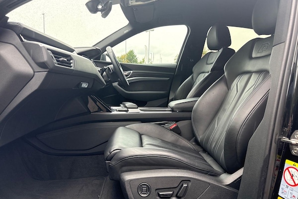 Used Audi e-tron 2022 for sale - 76138131: Photo 18