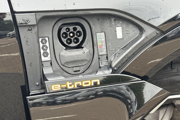Used Audi e-tron 2022 for sale - 76138131: Photo 31