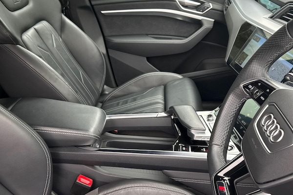Used Audi e-tron 2022 for sale - 76138131: Photo 51