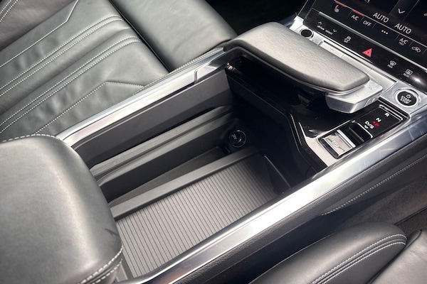 Used Audi e-tron 2022 for sale - 76138131: Photo 52