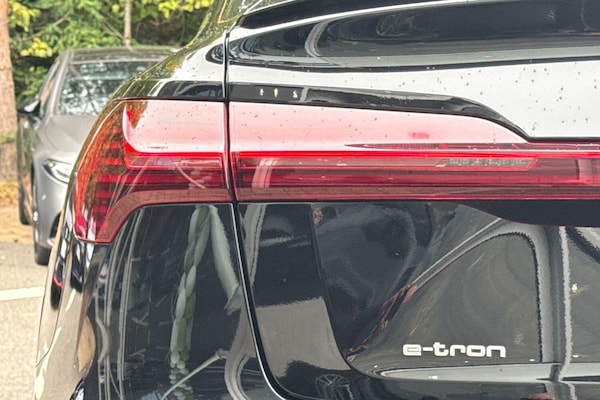 Used Audi e-tron 2022 for sale - 76138131: Photo 60