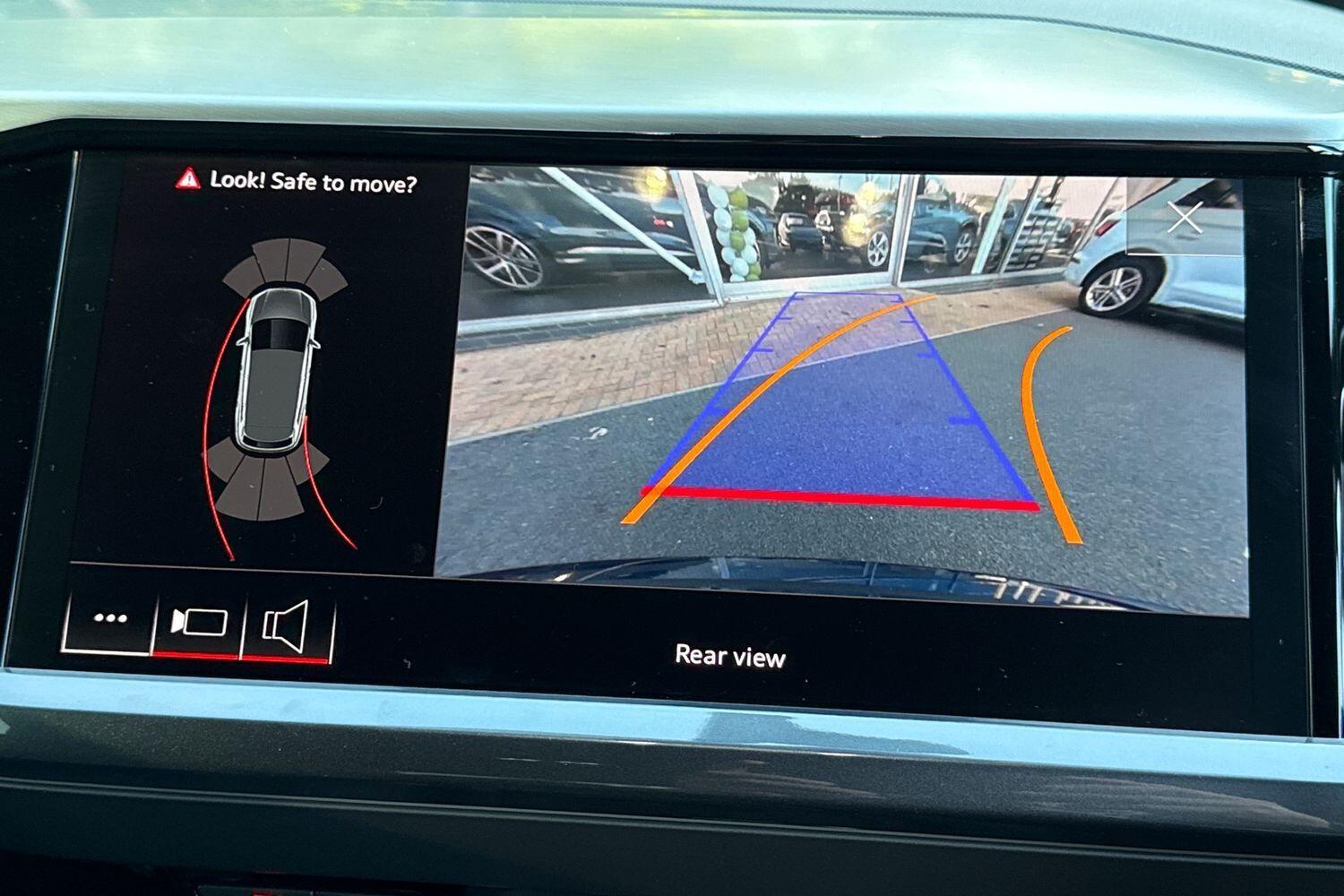 Used Audi Q4 e-tron 2023 for sale - 77155968: Photo 5