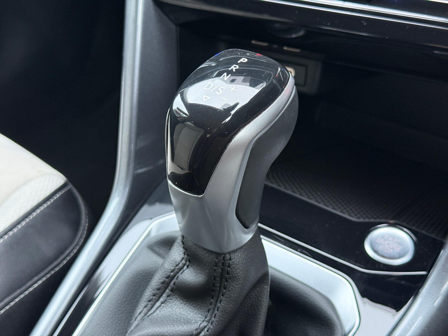 Used Volkswagen T-Roc for sale - 77468532: Photo 19