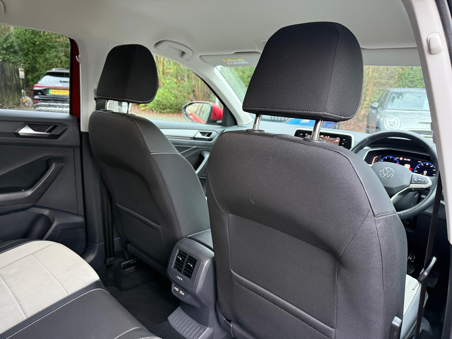 Used Volkswagen T-Roc for sale - 77468532: Photo 28