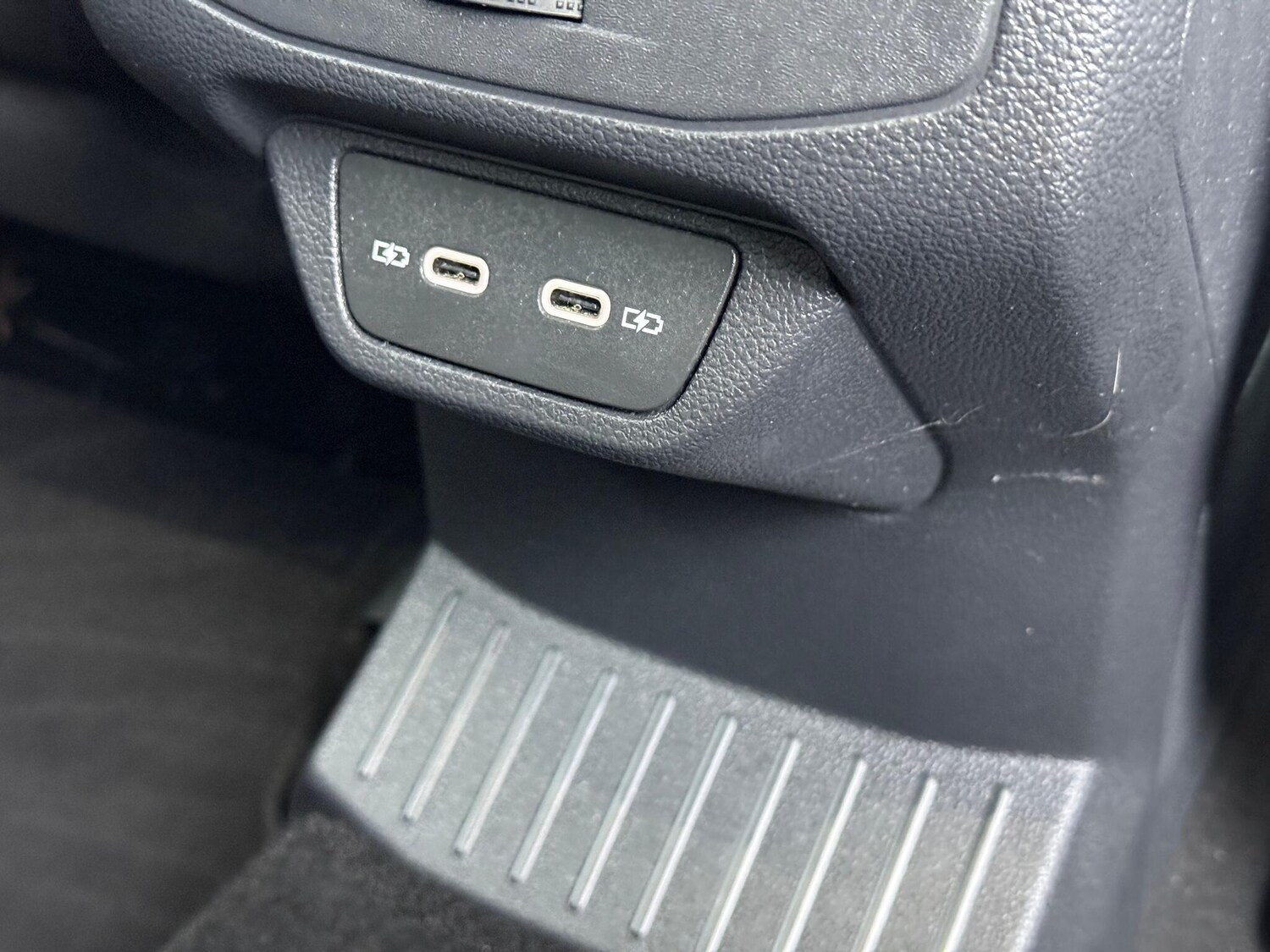 Used Volkswagen T-Roc for sale - 77468532: Photo 29