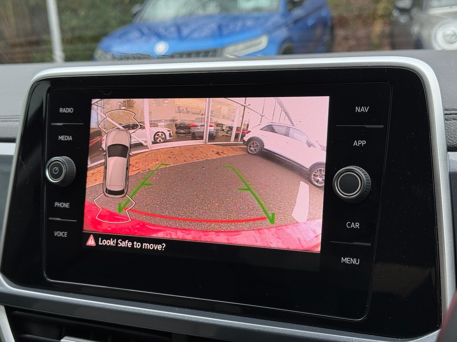 Used Volkswagen T-Roc for sale - 77468532: Photo 3