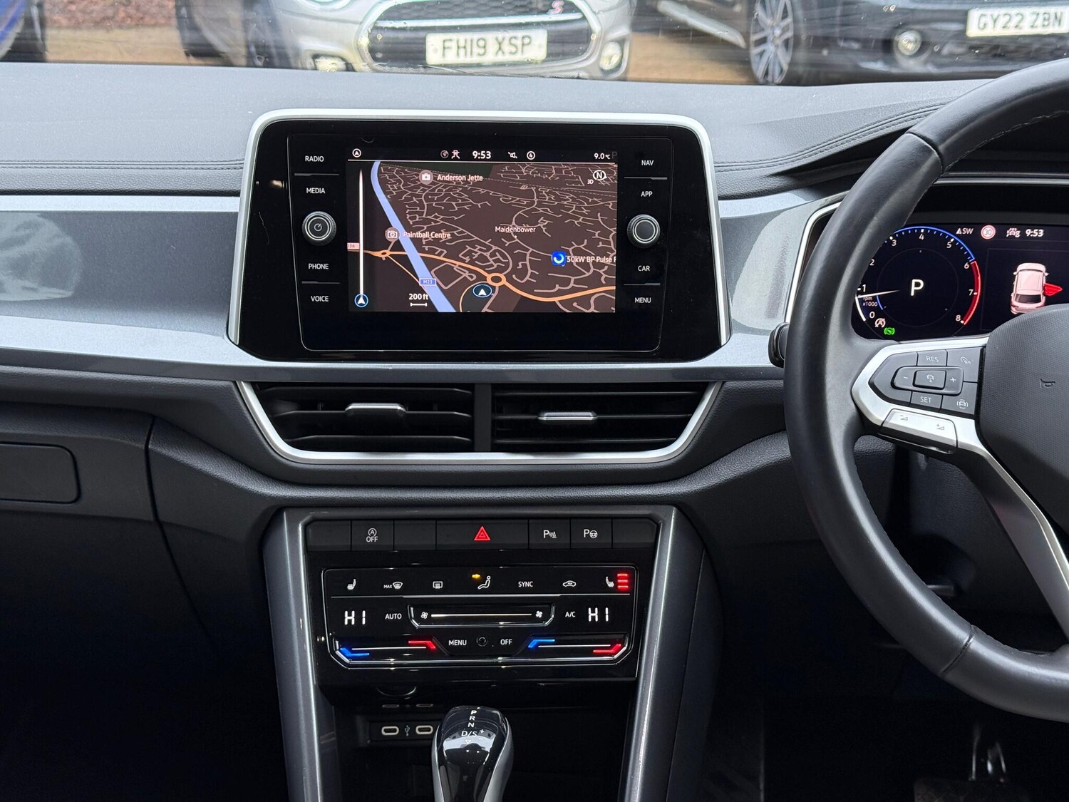 Used Volkswagen T-Roc for sale - 77468532: Photo 32