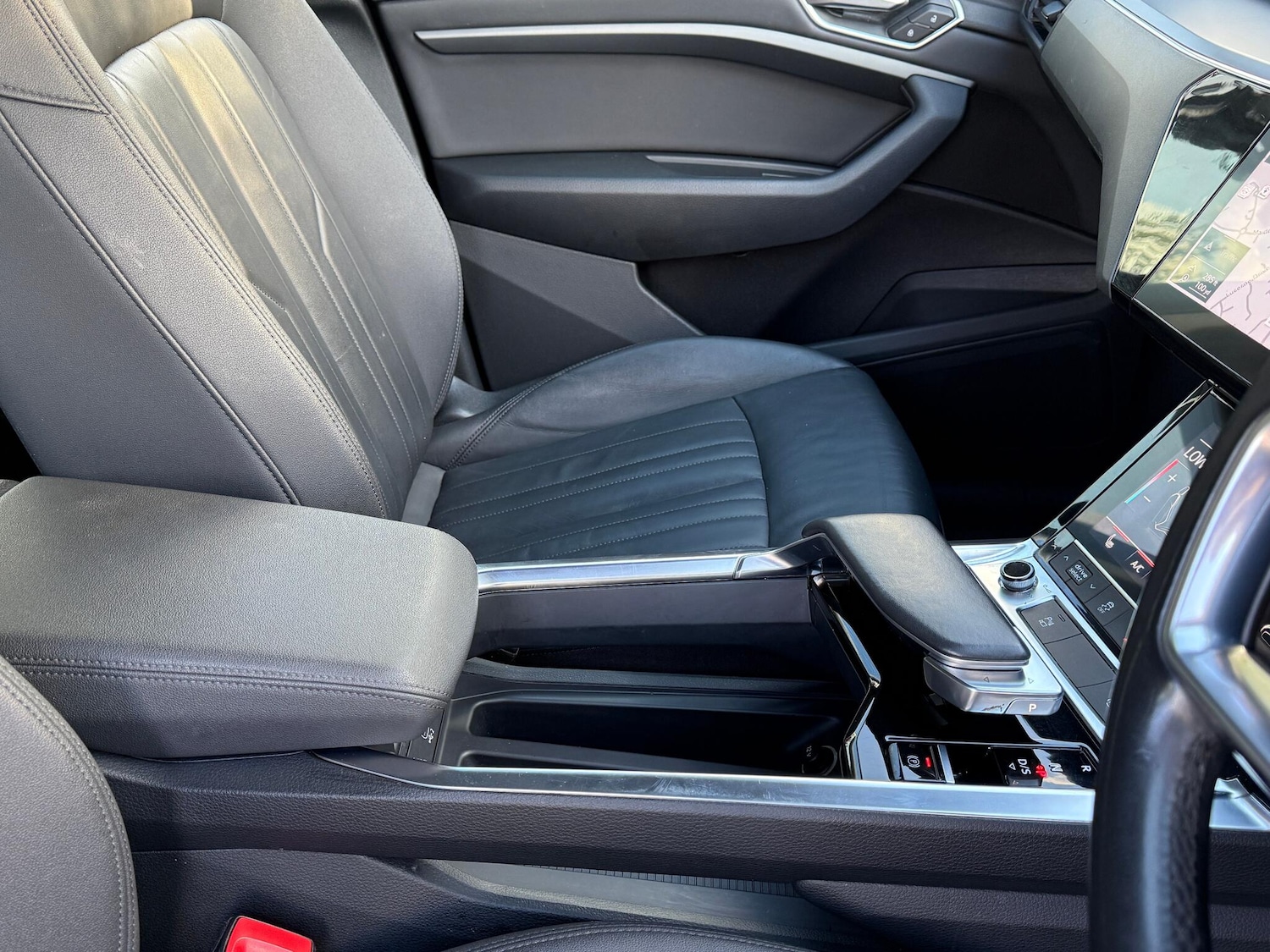 Used Audi e-tron 2020 for sale - 76398015: Photo 42