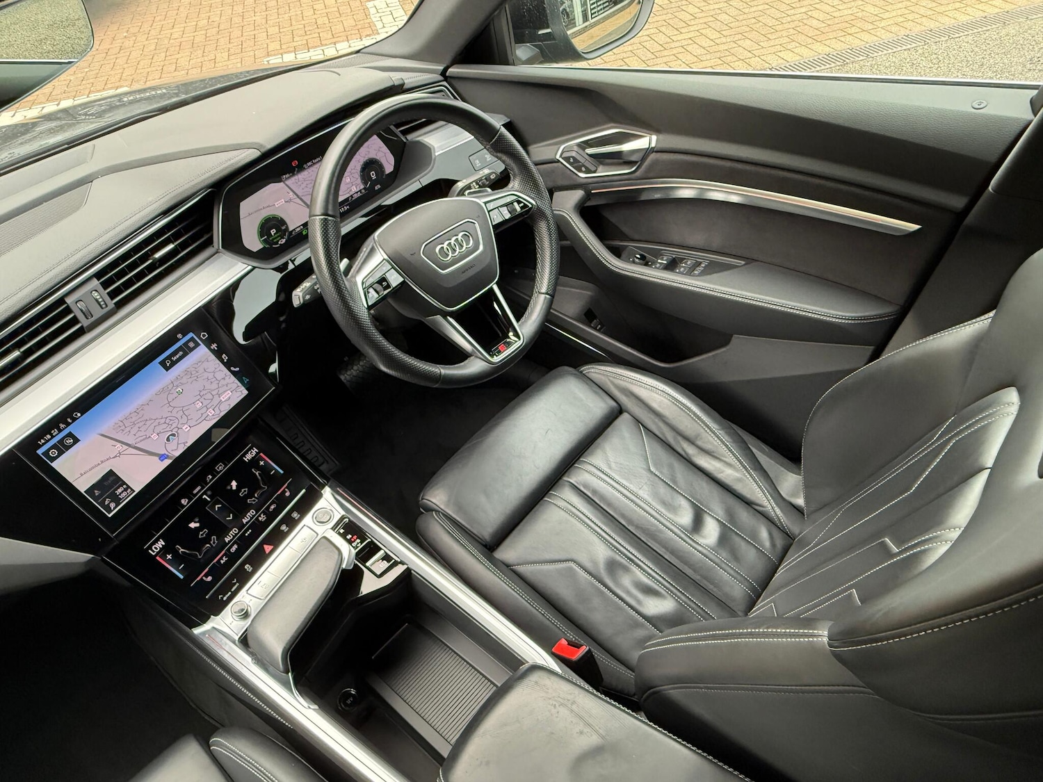 Used Audi e-tron 2022 for sale - 76780651: Photo 64