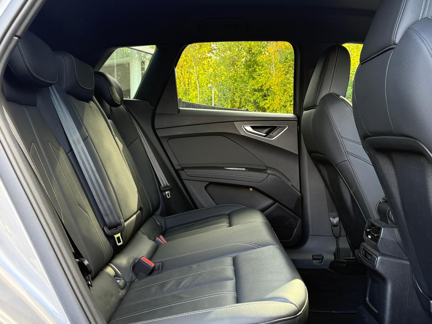 Used Audi Q4 e-tron 2023 for sale - 76398362: Photo 10