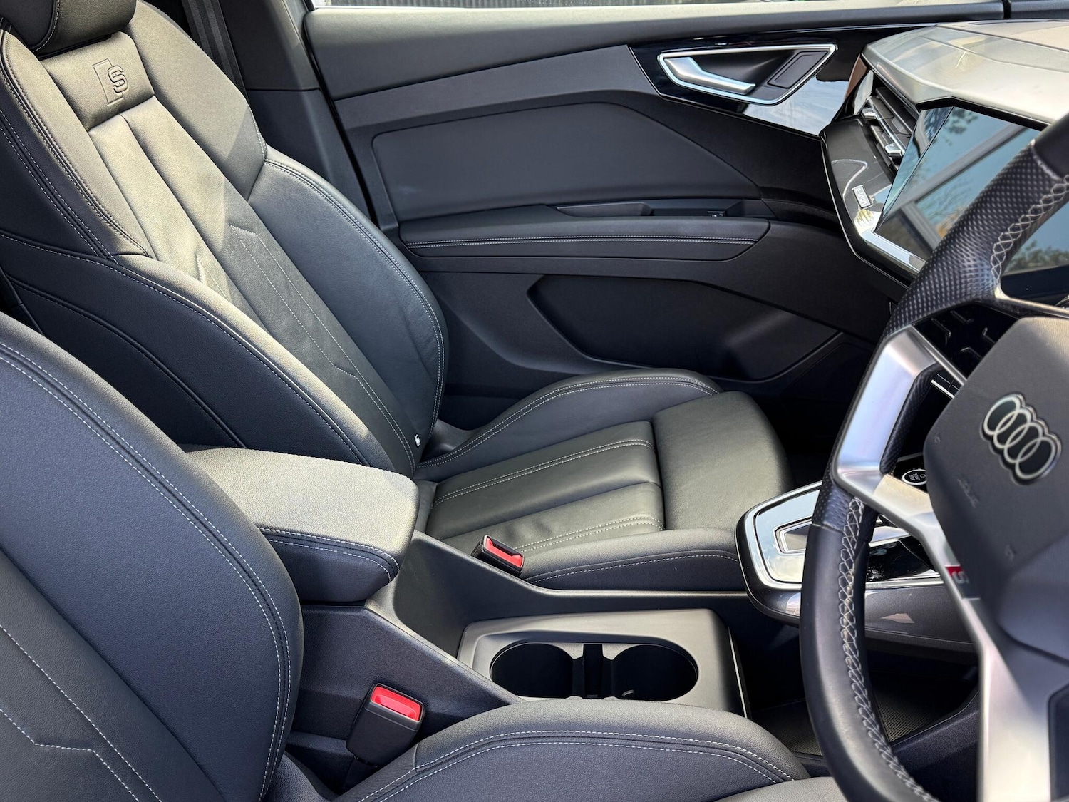 Used Audi Q4 e-tron 2023 for sale - 76398362: Photo 41