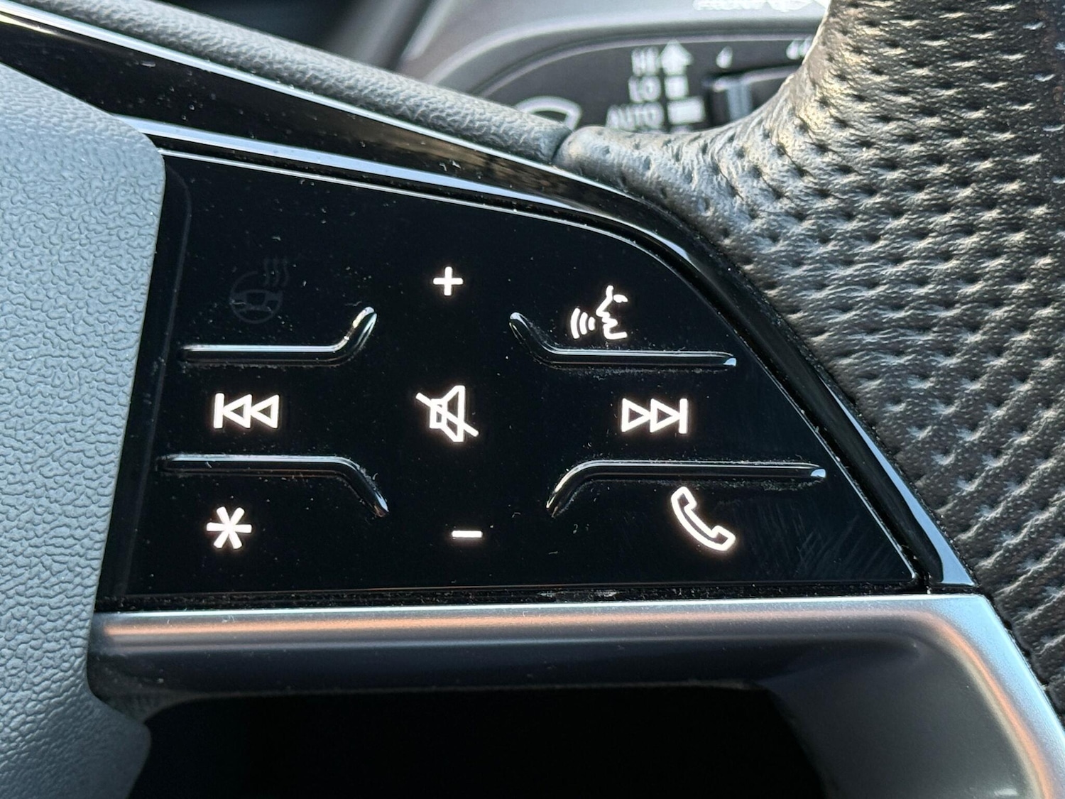 Used Audi Q4 e-tron 2023 for sale - 76398362: Photo 59