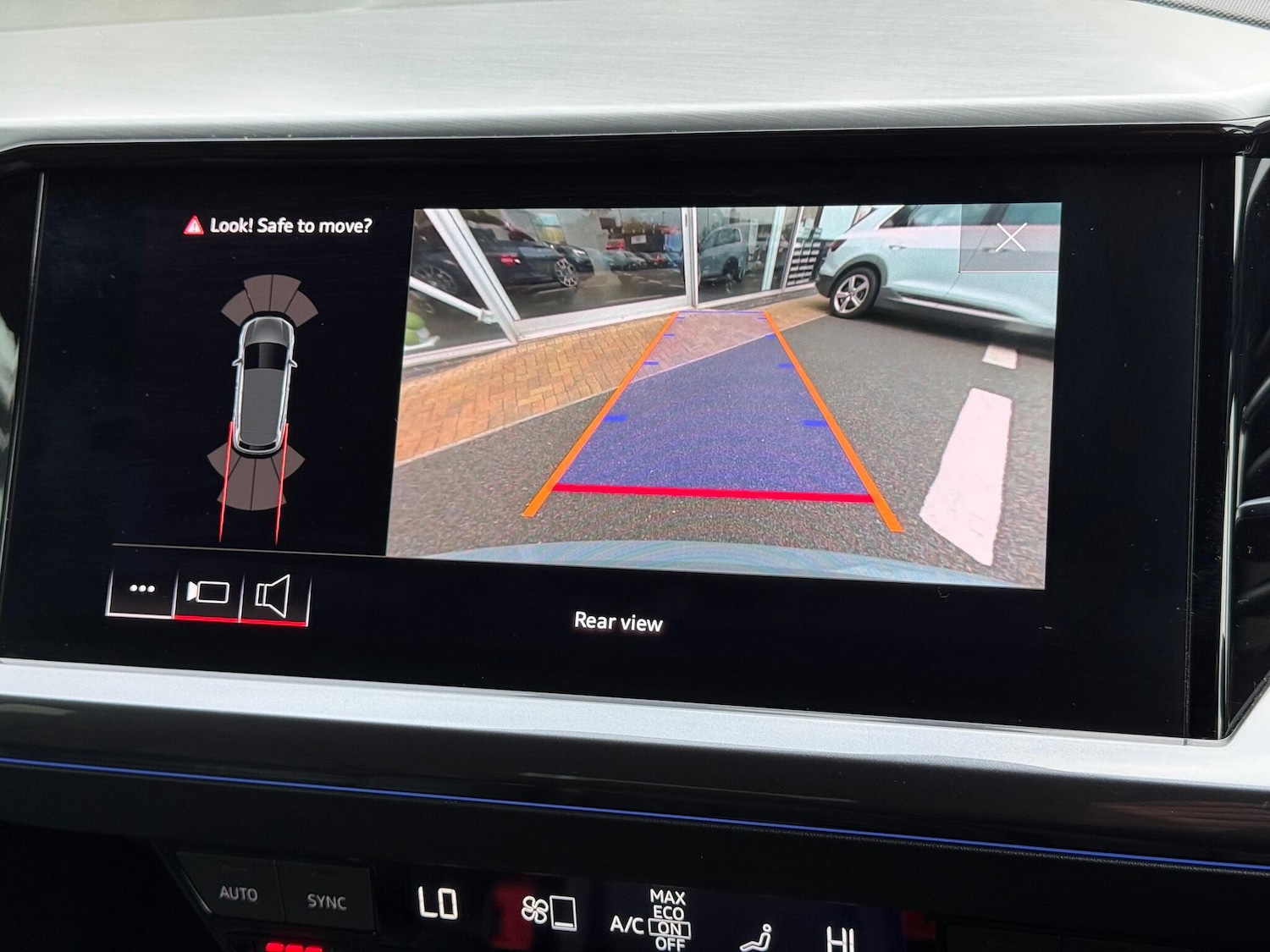 Used Audi Q4 e-tron 2021 for sale - 76457920: Photo 5