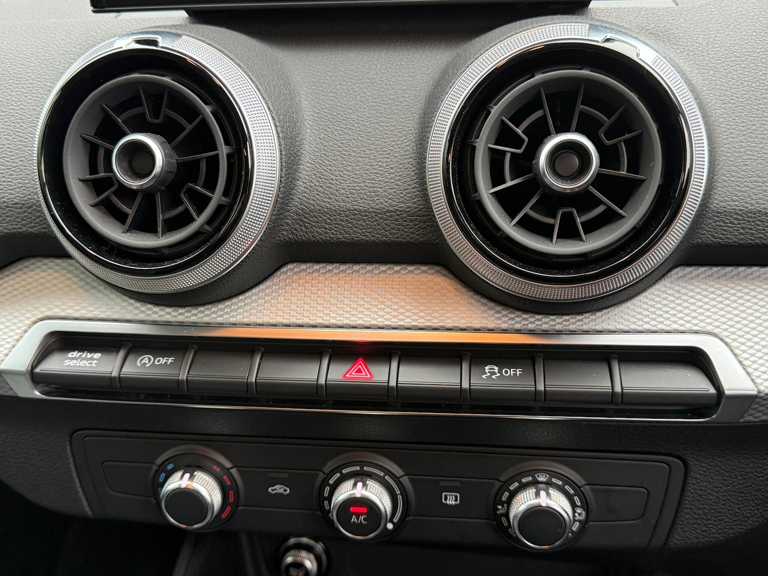 Used Audi Q2 for sale - 77331930: Photo 44