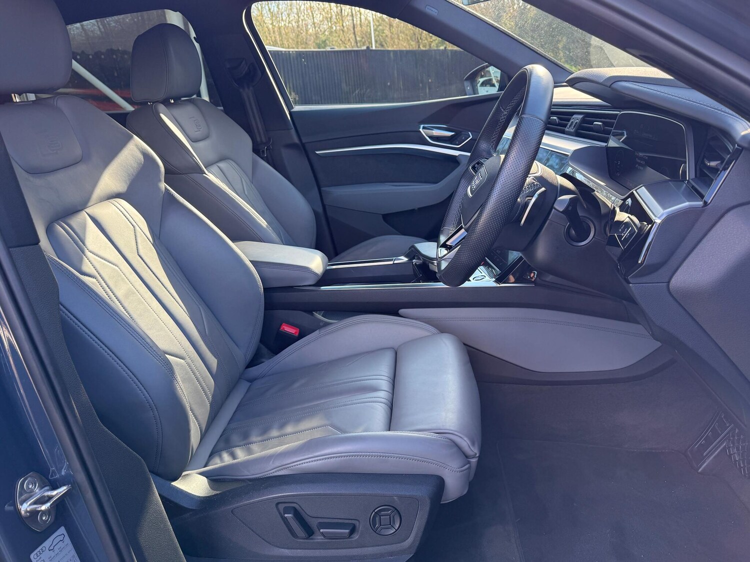 Used Audi e-tron 2022 for sale - 77496329: Photo 13