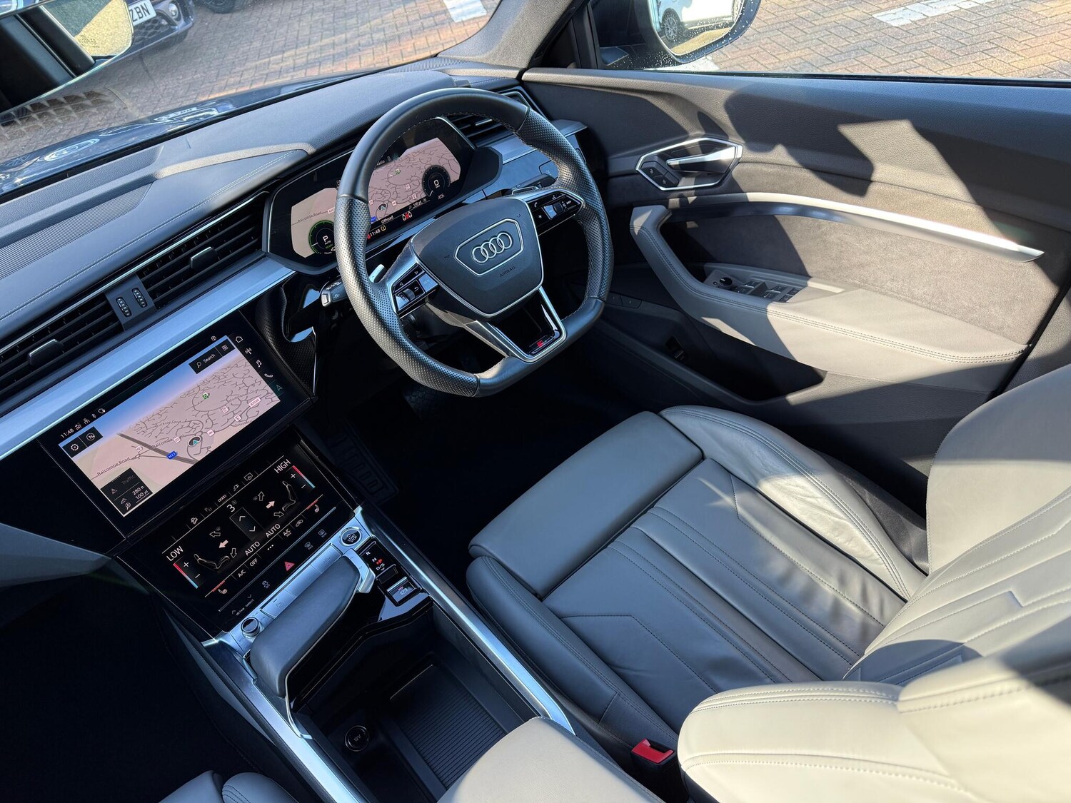 Used Audi e-tron 2022 for sale - 77496329: Photo 55