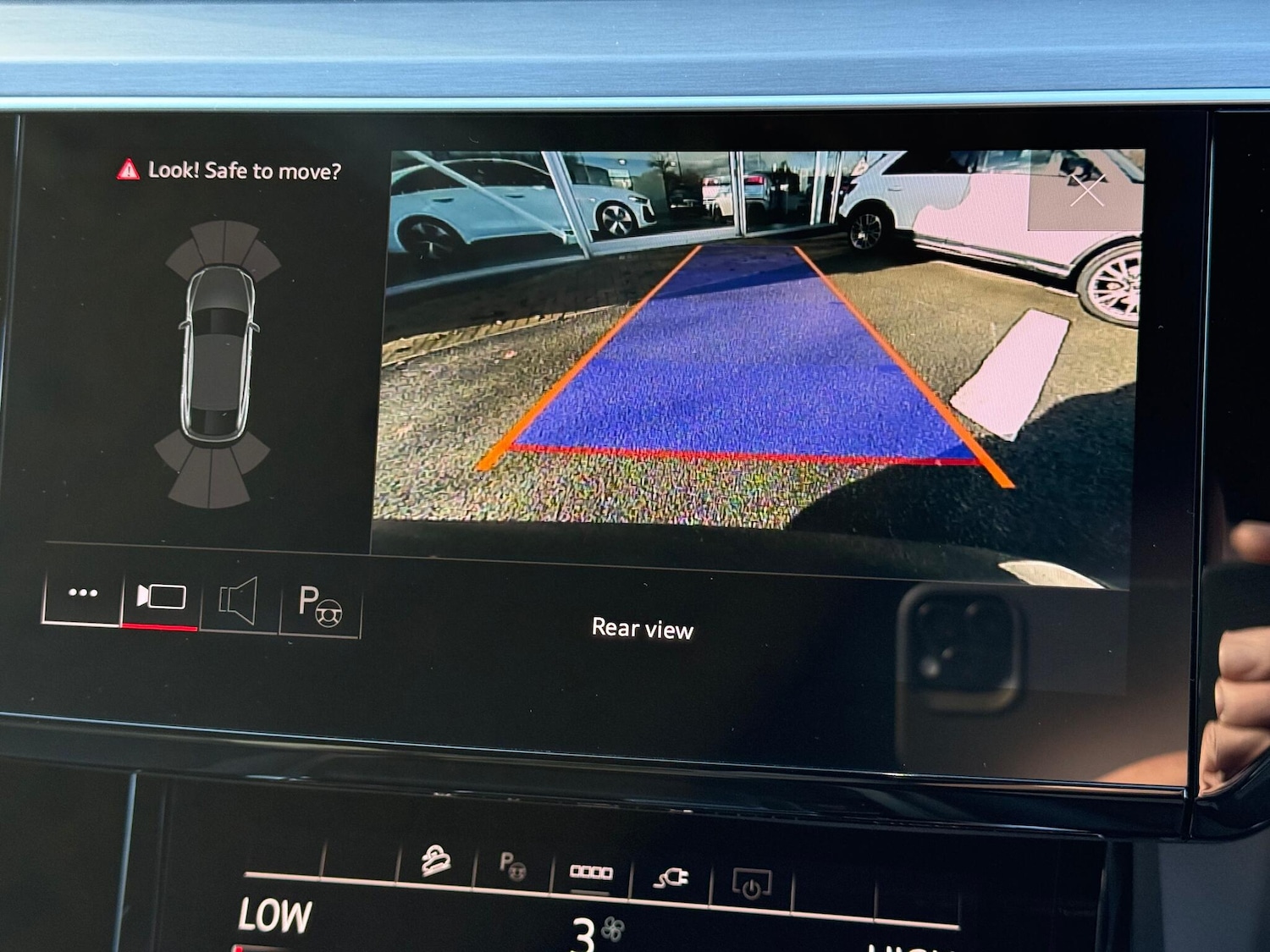 Used Audi e-tron 2022 for sale - 77496329: Photo 6