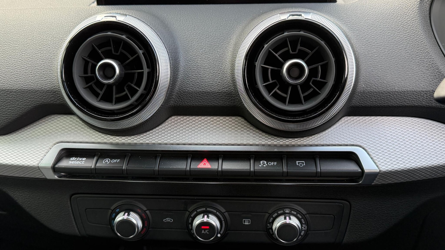 Used Audi Q2 2023 for sale - 76688938: Photo 43