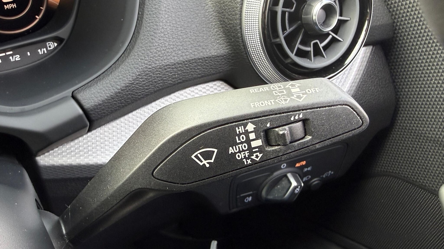 Used Audi Q2 2023 for sale - 76688938: Photo 60