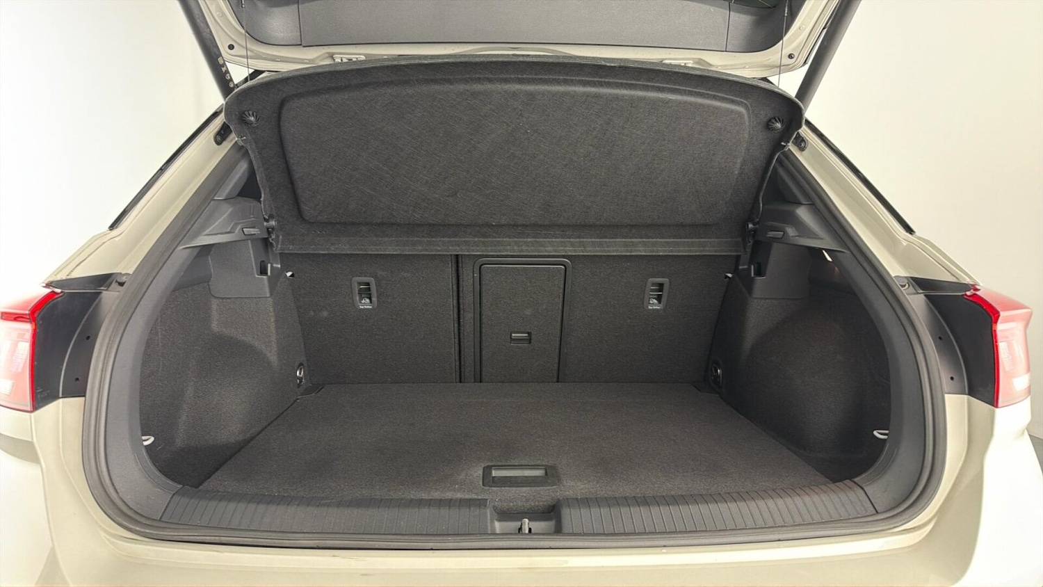 Used Volkswagen T-Roc 2024 for sale - 78009085: Photo 15