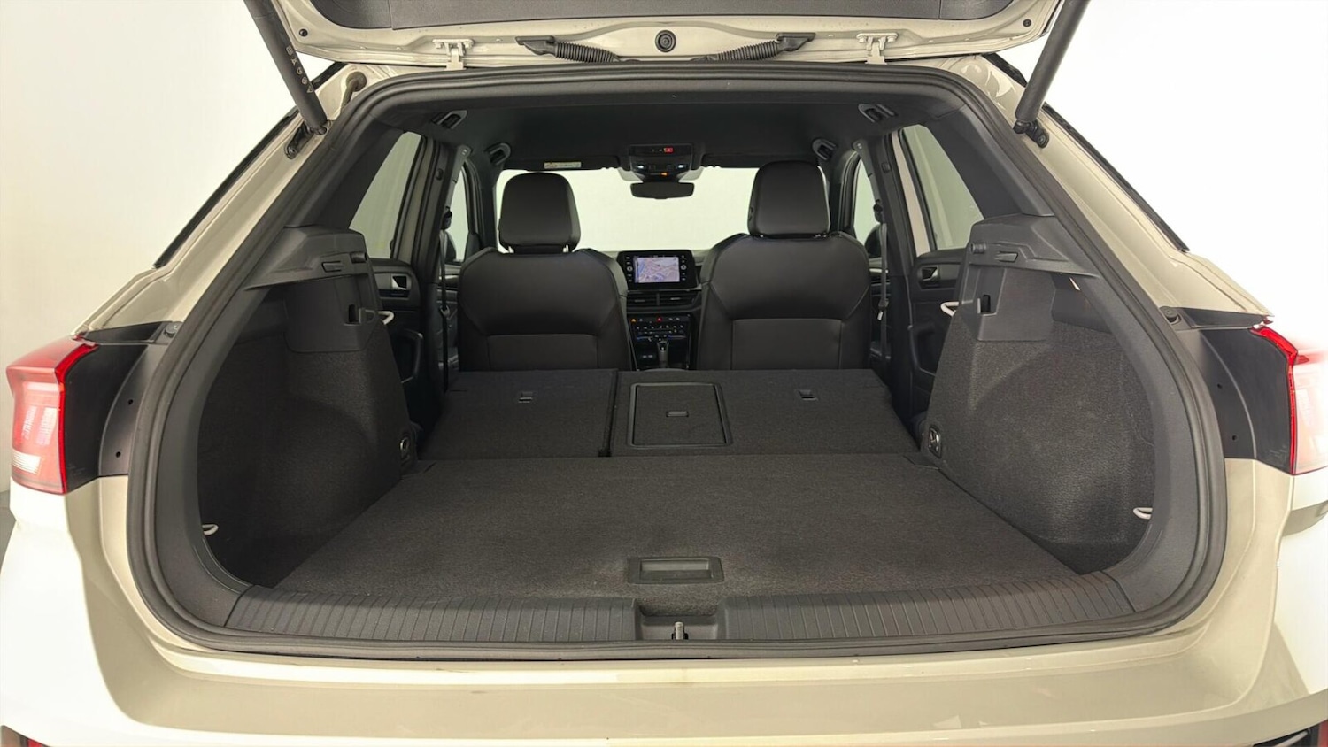 Used Volkswagen T-Roc 2024 for sale - 78009085: Photo 31