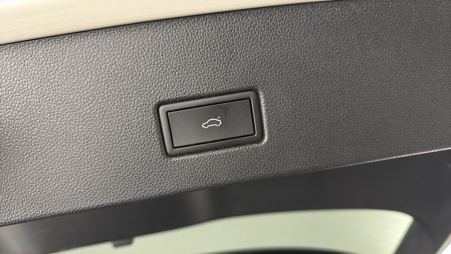 Used Volkswagen T-Roc 2024 for sale - 78009085: Photo 32