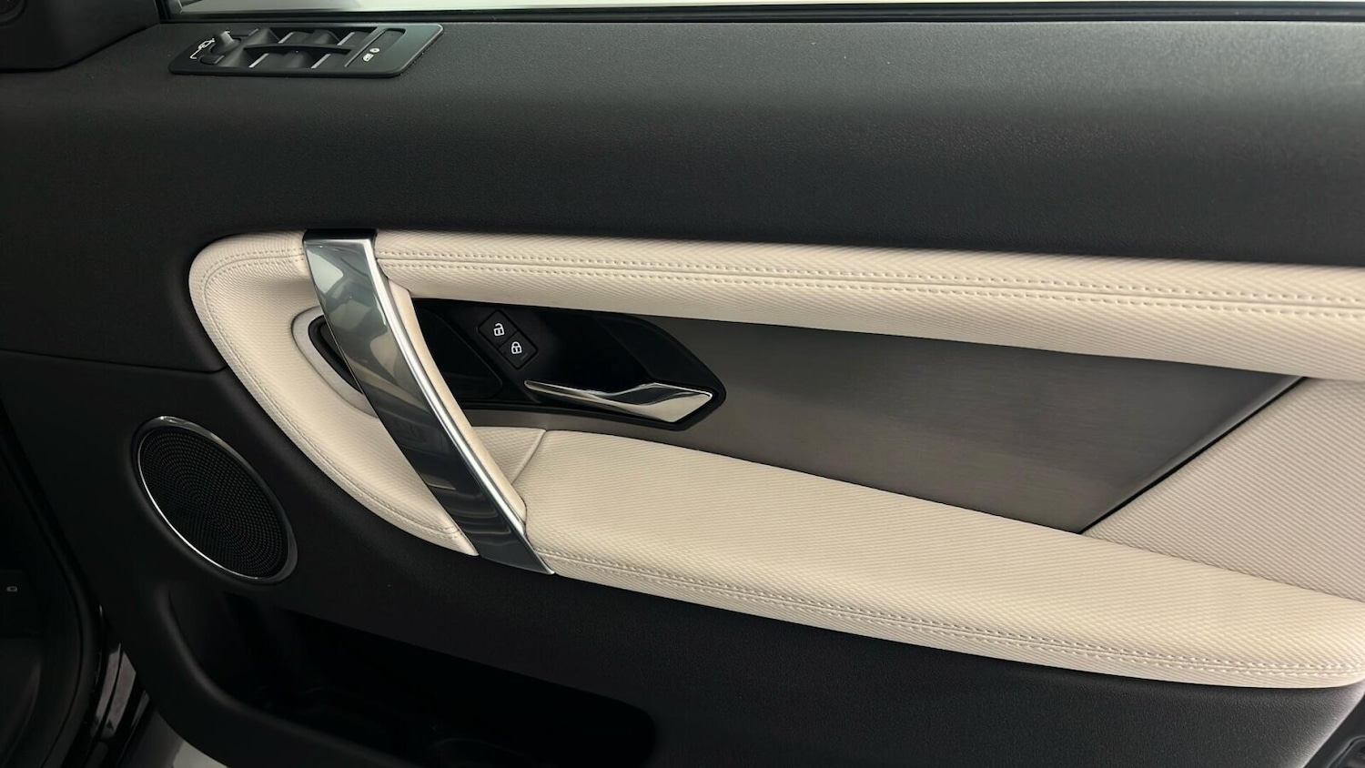 Used Land Rover Discovery Sport 2022 for sale - 77293402: Photo 32