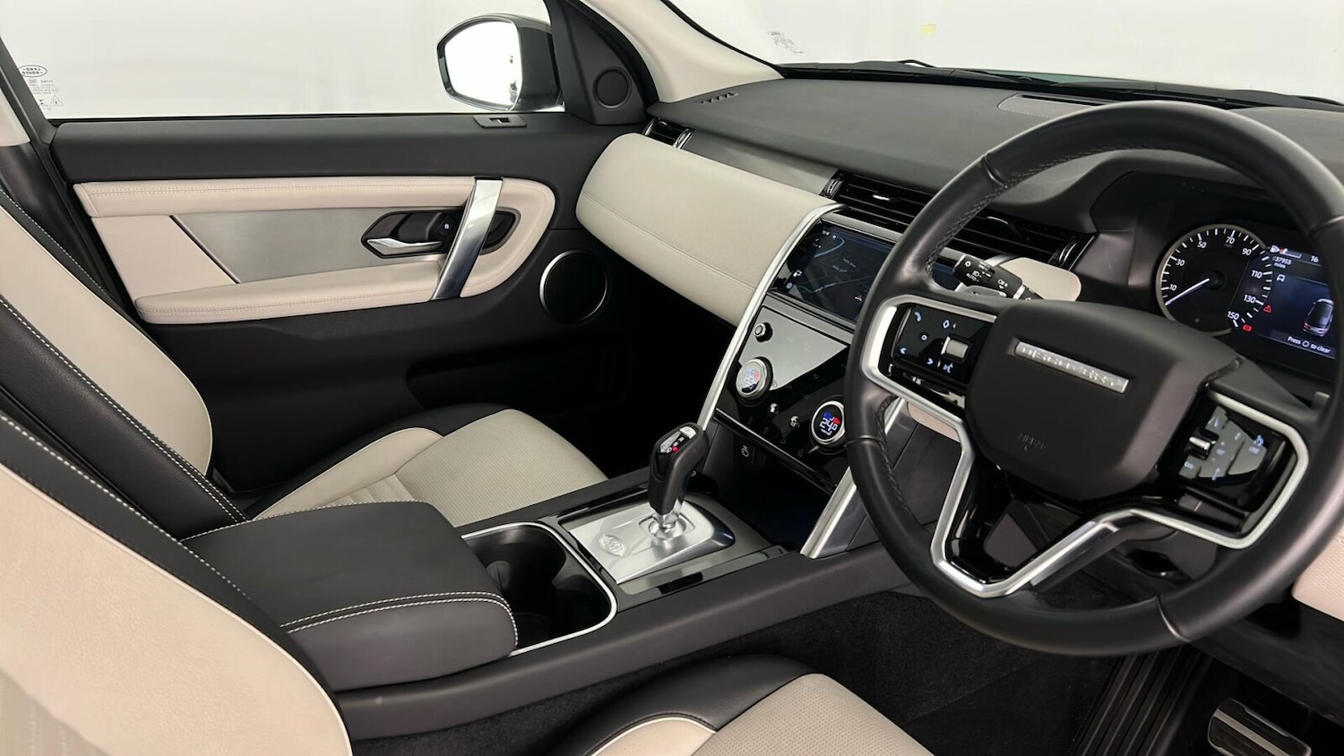 Used Land Rover Discovery Sport 2022 for sale - 77293402: Photo 35