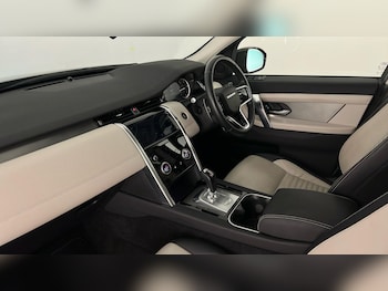 Used Land Rover Discovery Sport 2022 for sale - 77293402: Photo