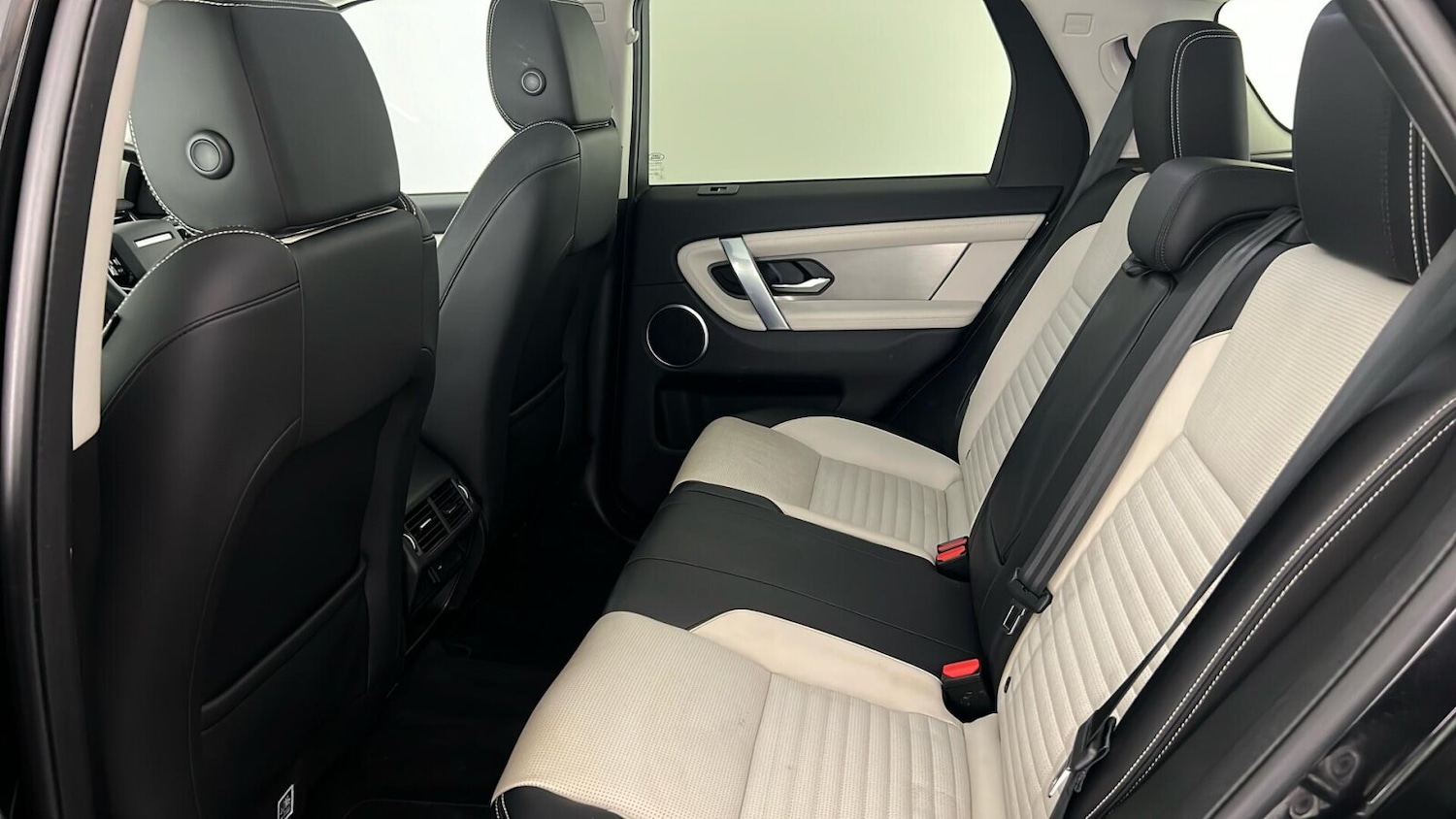 Used Land Rover Discovery Sport 2022 for sale - 77293402: Photo 8