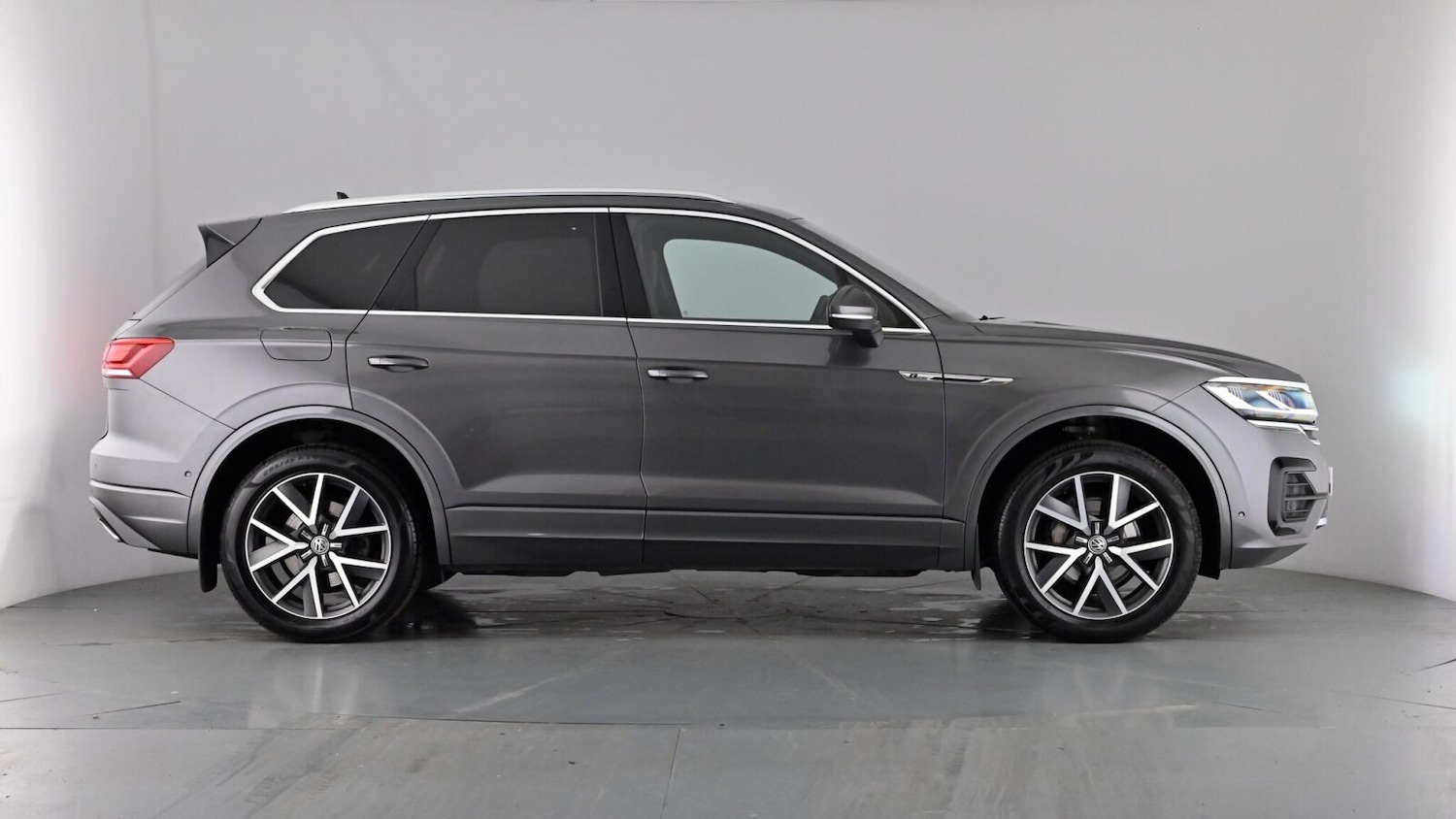 Used Volkswagen Touareg 2019 for sale - 77293455: Photo 77