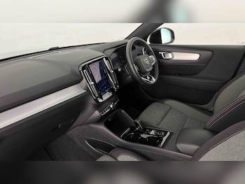 Used Volvo XC40 2023 for sale - 75405978: Photo