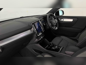 Used Volvo XC40 2024 for sale - 75405980: Photo