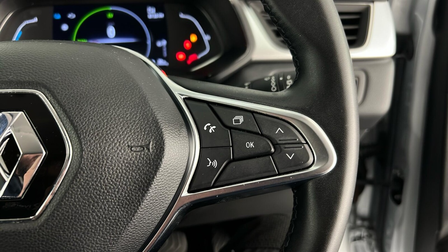 Used Renault Captur 2023 for sale - 76140056: Photo 24