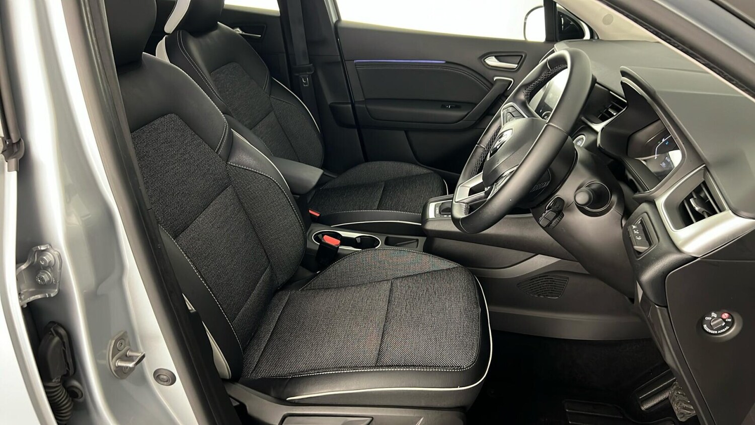 Used Renault Captur 2023 for sale - 76140056: Photo 4