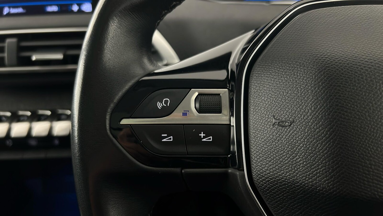 Used Peugeot 3008 2018 for sale - 76533979: Photo 20