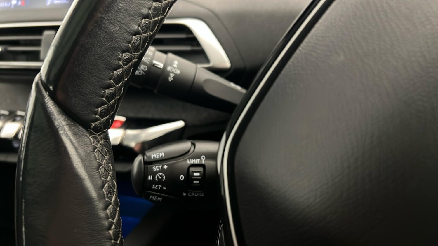 Used Peugeot 3008 2018 for sale - 76533979: Photo 41