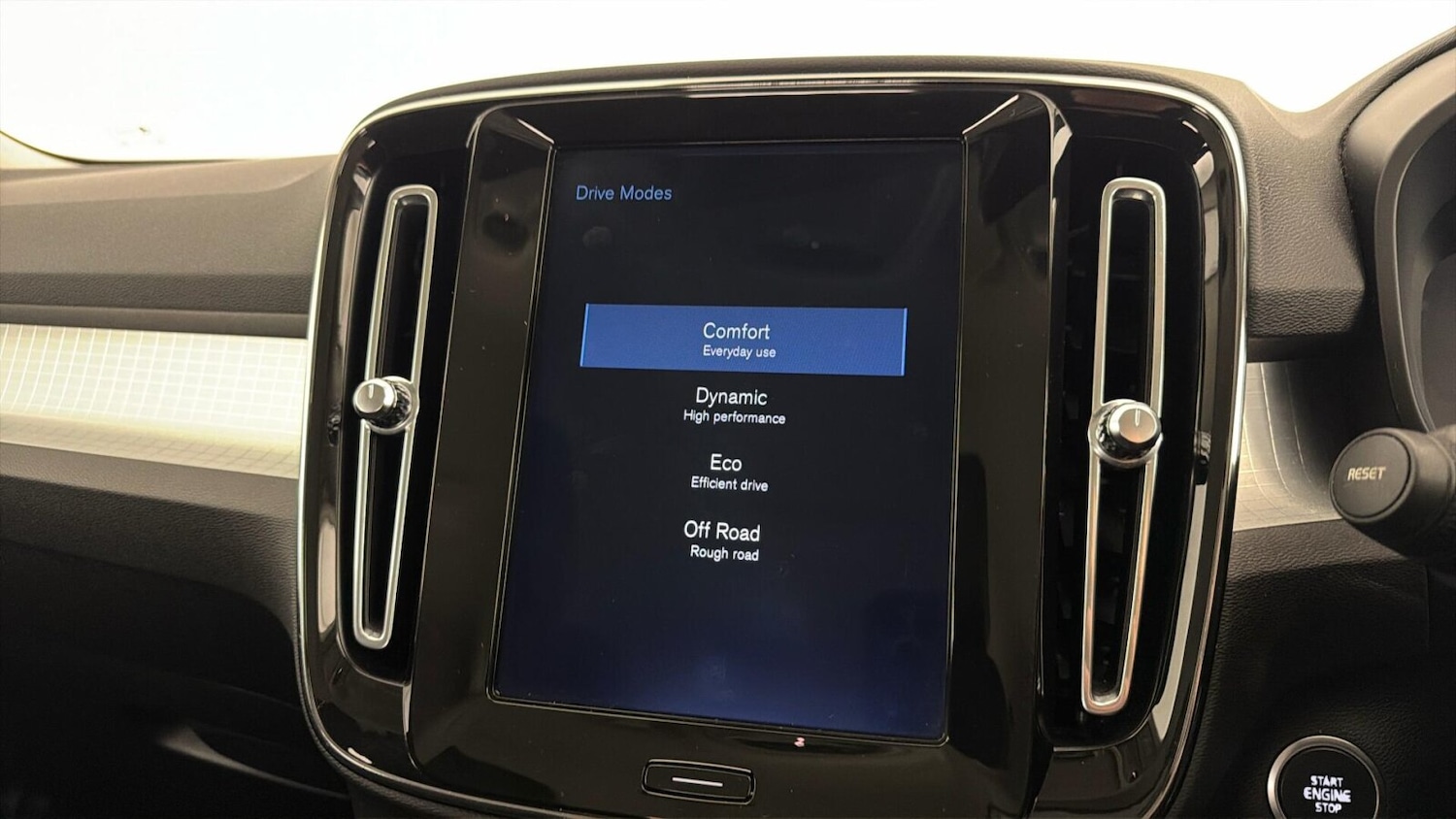 Used Volvo XC40 2018 for sale - 78009084: Photo 37