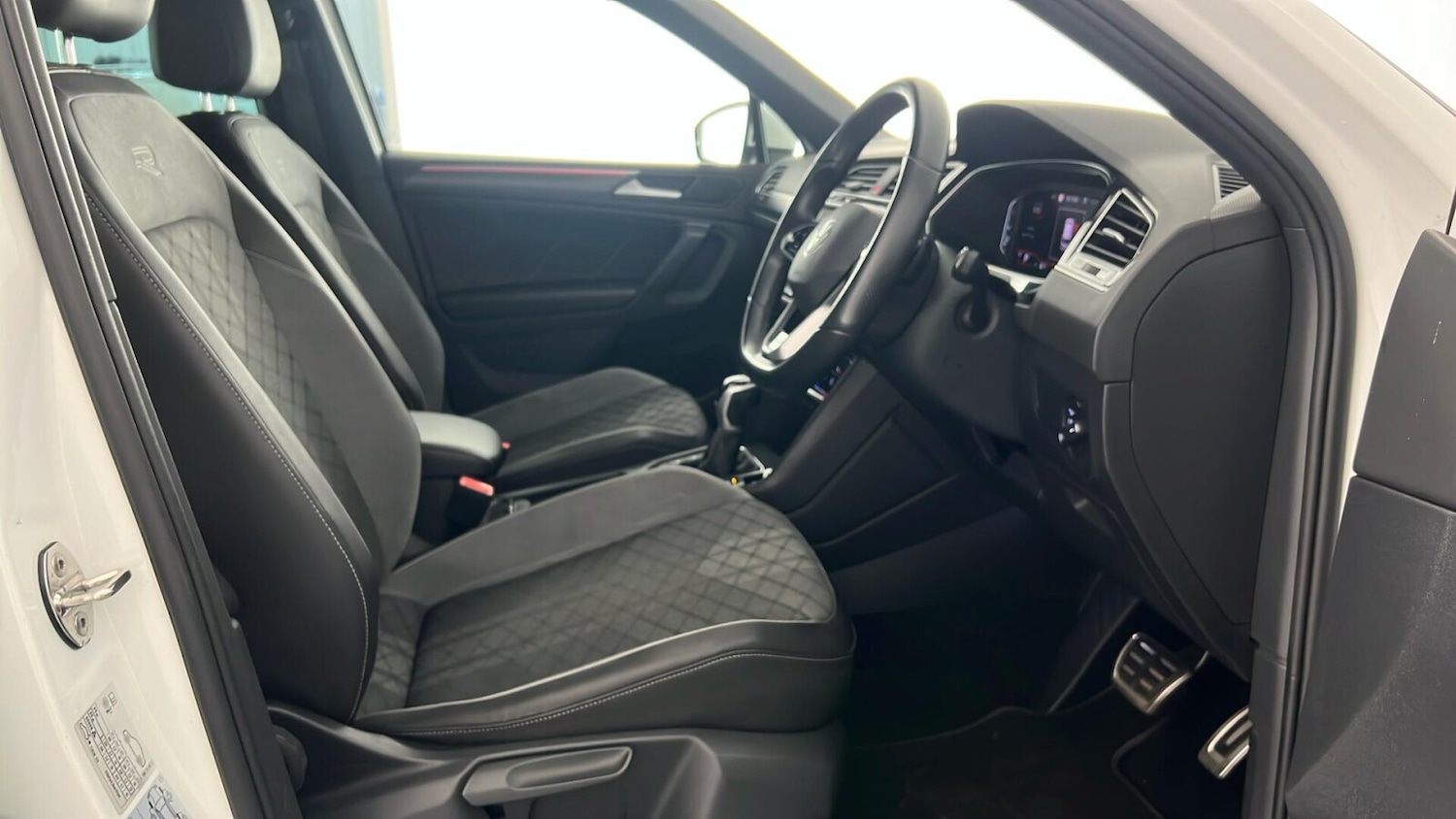 Used Volkswagen Tiguan 2021 for sale - 77442576: Photo 16