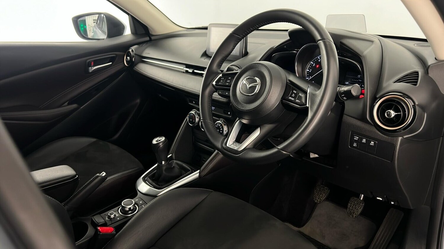 Used Mazda Mazda2 2018 for sale - 76033928: Photo 4