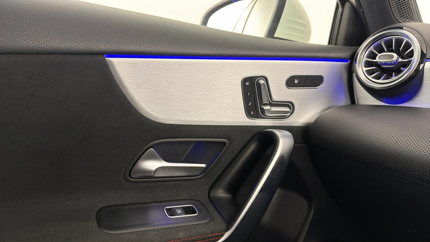 Used Mercedes-Benz A-Class 2019 for sale - 77988341: Photo 39